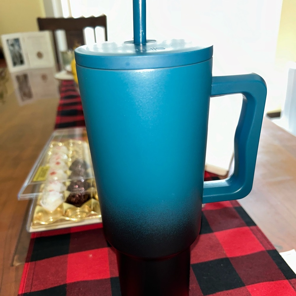 sIm 40oz tumbler (brand new )